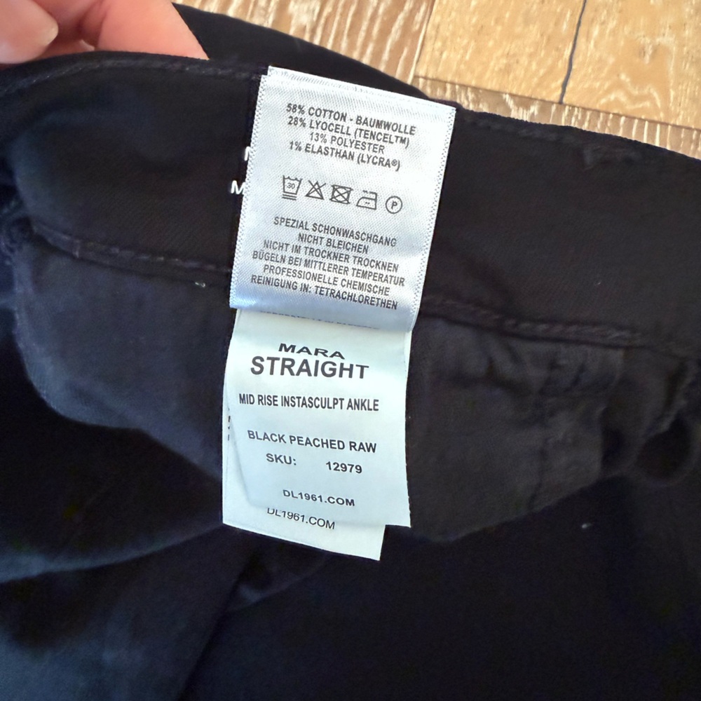DL1961 Mara Straight Mid Rise Instasculpt Ankle Jeans Black Peached Raw - Picture 7 of 10